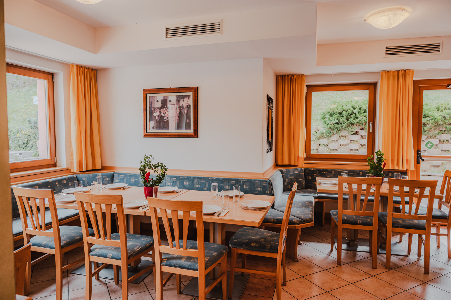 Sociable dining room at the Sonnenhof
